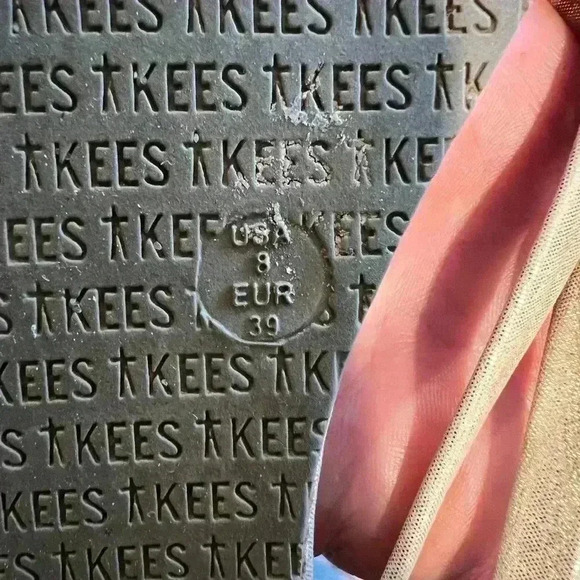 Tkees glitters size 8 gold flip flops, thongs, sandals, see photos - Picture 3 of 4